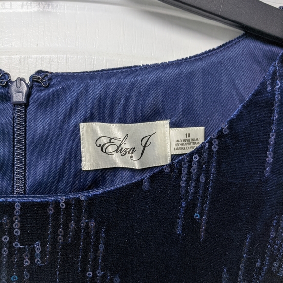 ELIZA J VELVET SHEATH PARTY with cold shoulder - Picture 5 of 9